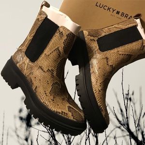 Lucky Brand pull on boots - NIB